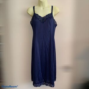 Vtg Vanity Fair navy blue nylon full slip